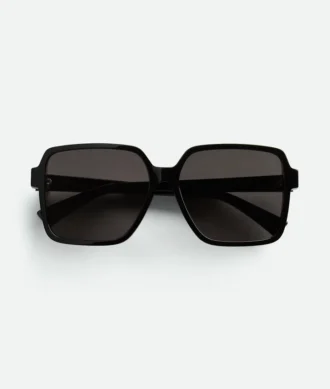 Sonnenbrille mit weicher, eckiger Form