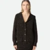Strickjacke aus Wolle mit englischem Rippenmuster Strickjacke aus Wolle mit englischem Rippenmuster