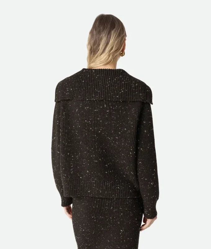 Strickjacke aus Wolle mit englischem Rippenmuster Strickjacke aus Wolle mit englischem Rippenmuster