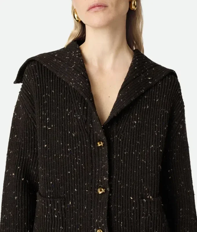 Strickjacke aus Wolle mit englischem Rippenmuster Strickjacke aus Wolle mit englischem Rippenmuster