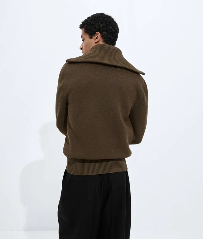 Strickjacke aus Wolle und Baumwolle mit Reißverschluss Strickjacke aus Wolle und Baumwolle mit Reißverschluss