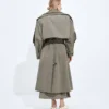 Trenchcoat aus Baumwoll- und Seidengabardine Trenchcoat aus Baumwoll- und Seidengabardine