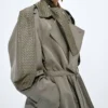 Trenchcoat aus Baumwoll- und Seidengabardine Trenchcoat aus Baumwoll- und Seidengabardine