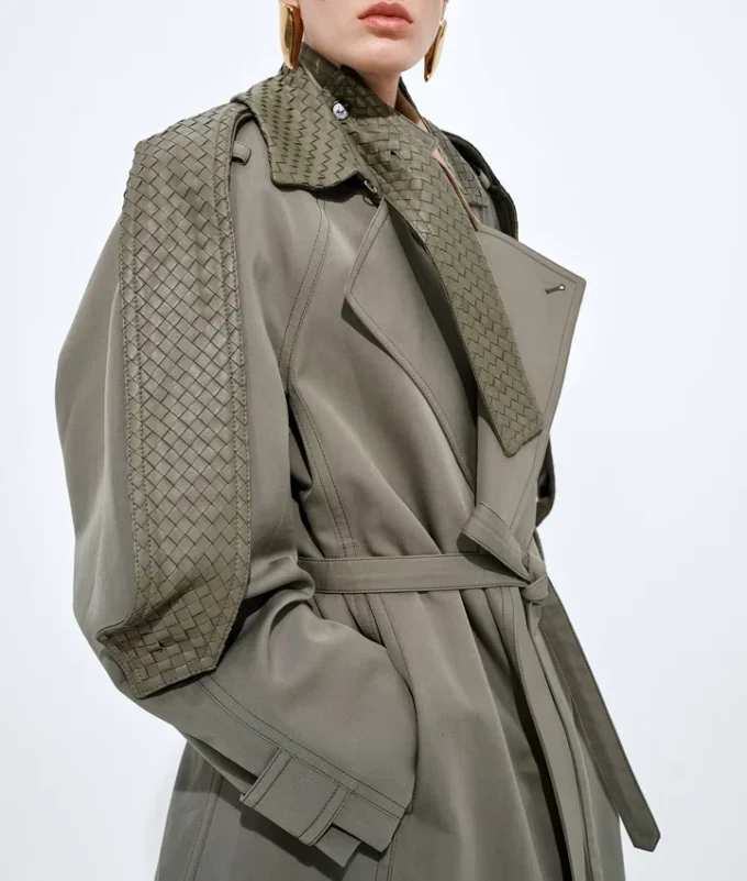 Trenchcoat aus Baumwoll- und Seidengabardine Trenchcoat aus Baumwoll- und Seidengabardine
