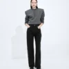 Verwaschene schwarze Jeans mit weitem Bein Verwaschene schwarze Jeans mit weitem Bein