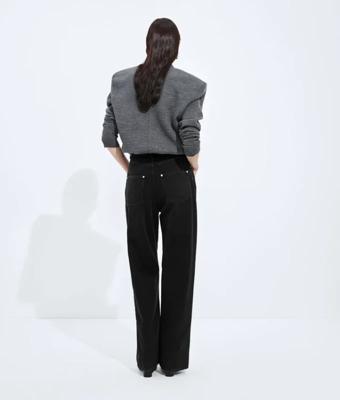 Verwaschene schwarze Jeans mit weitem Bein Verwaschene schwarze Jeans mit weitem Bein