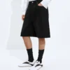 Verwaschene schwarze Jeansshorts Verwaschene schwarze Jeansshorts