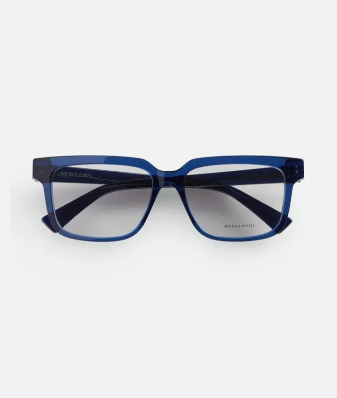 Weiche, quadratische Brille aus recyceltem Acetat Weiche, quadratische Brille aus recyceltem Acetat