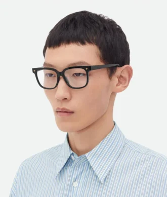 Weiche, quadratische Brille aus recyceltem Acetat