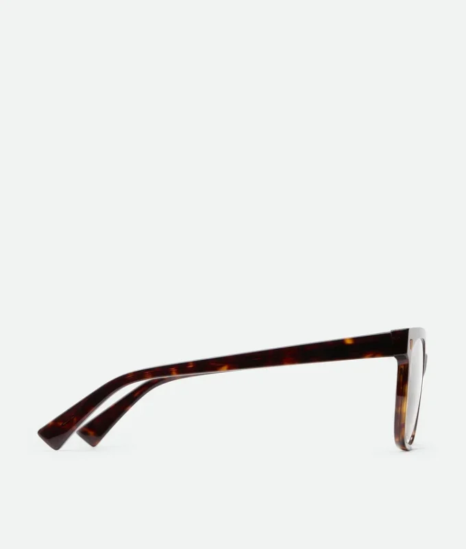 Weiche, quadratische Brille aus recyceltem Acetat