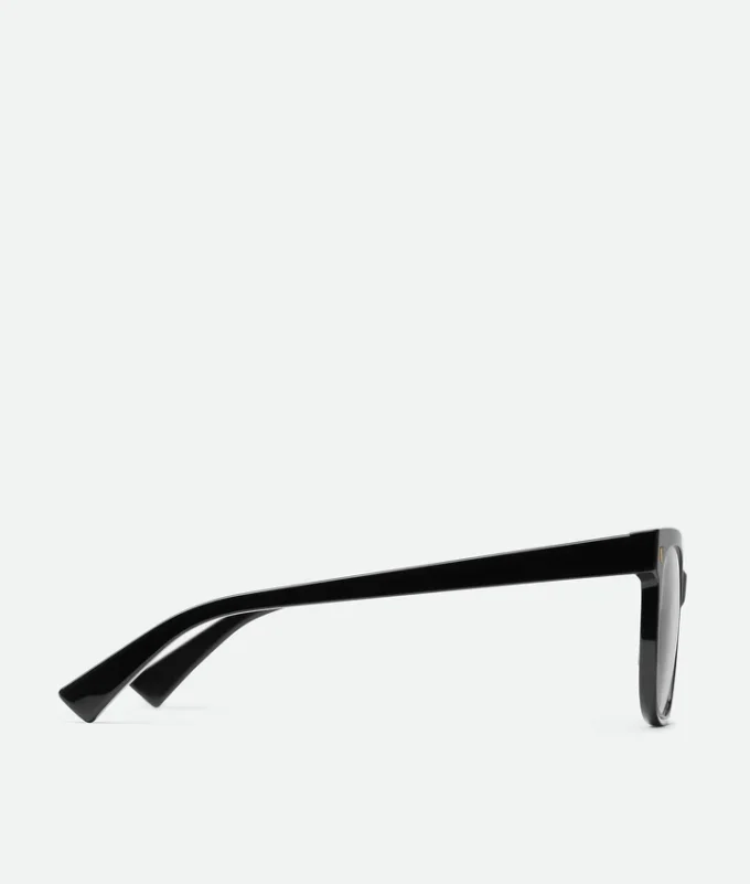 Weiche, quadratische Brille aus recyceltem Acetat