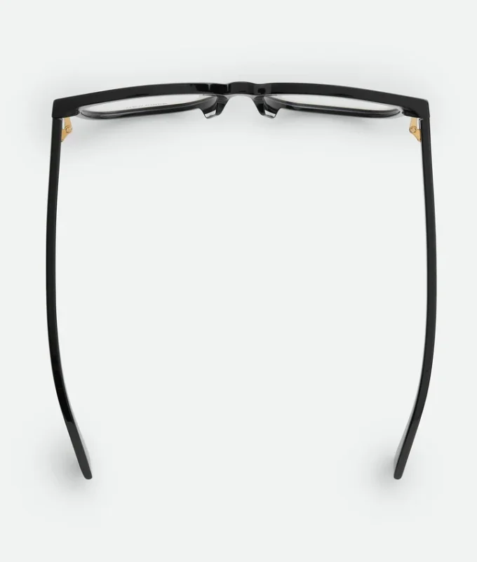 Weiche, quadratische Brille aus recyceltem Acetat