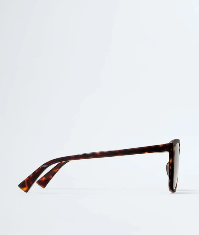 Weiche Sonnenbrille aus recyceltem Acetat in quadratischer Form Weiche Sonnenbrille aus recyceltem Acetat in quadratischer Form