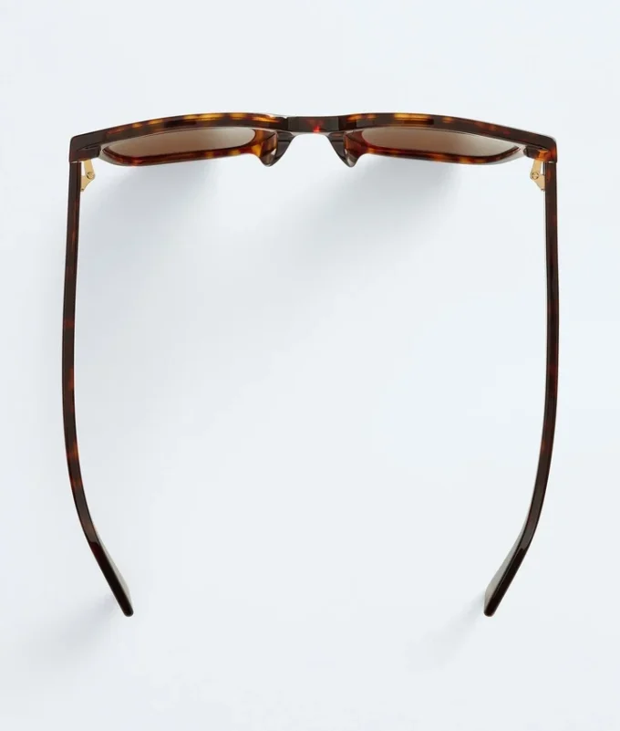 Weiche Sonnenbrille aus recyceltem Acetat in quadratischer Form Weiche Sonnenbrille aus recyceltem Acetat in quadratischer Form