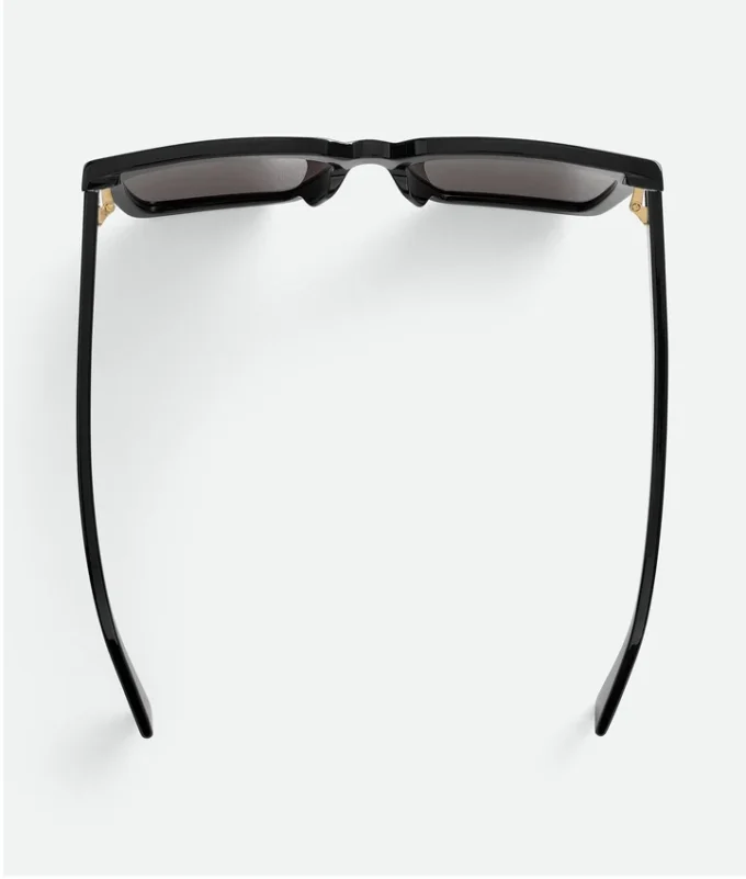 Weiche Sonnenbrille aus recyceltem Acetat in quadratischer Form