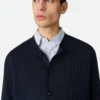 Woll-Strickjacke mit Rippmuster Woll-Strickjacke mit Rippmuster