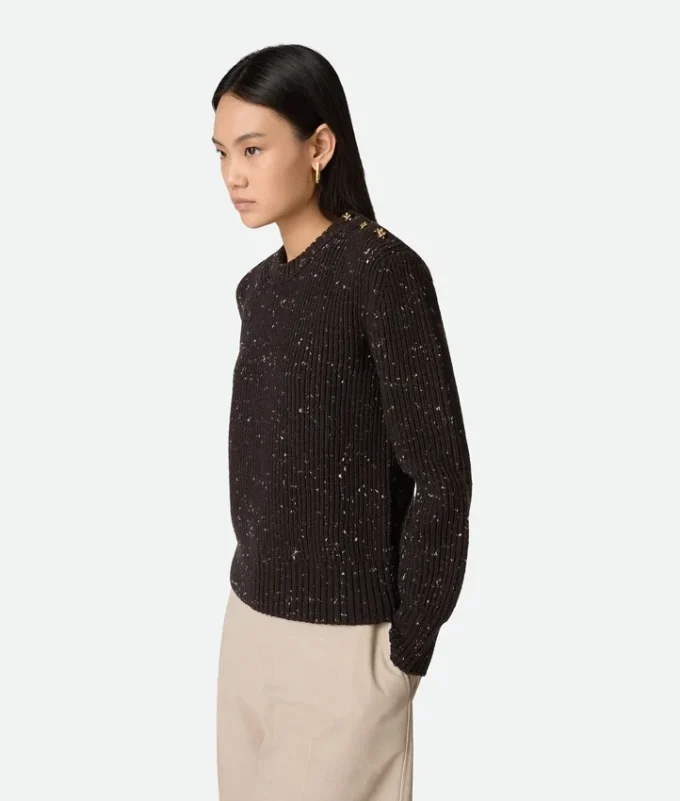 Wollpullover mit englischem Rippenmuster Wollpullover mit englischem Rippenmuster